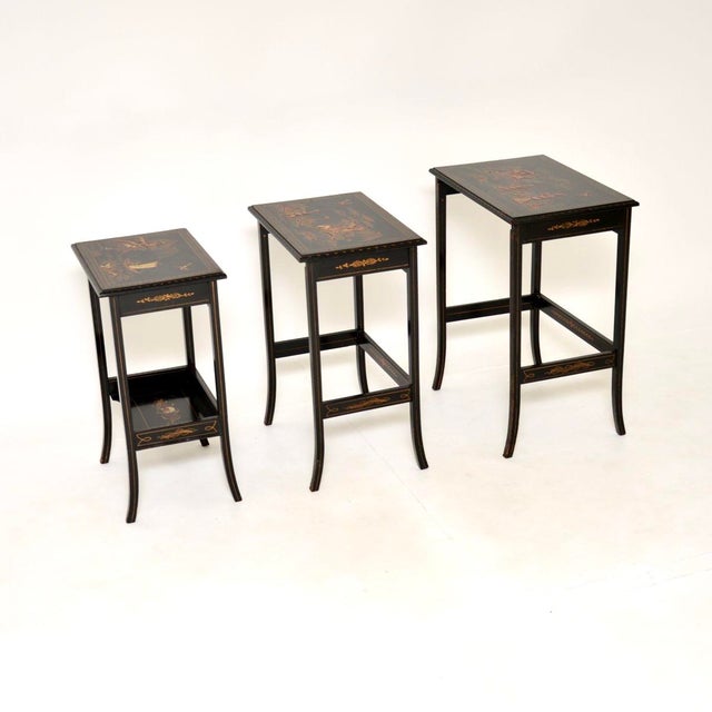 Antique Edwardian Lacquered Chinoiserie Nesting Tables, 1900, Set of 3 For Sale - Image 4 of 12