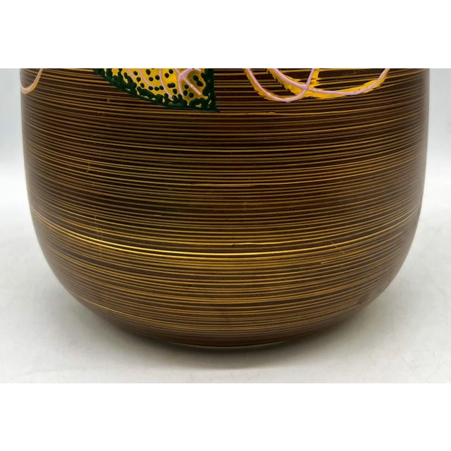 Vintage Oversized Gold Ceramic Vase With Leaf and Vine Motif – Hollywood Regency / Organic Luxe For Sale - Image 10 of 11