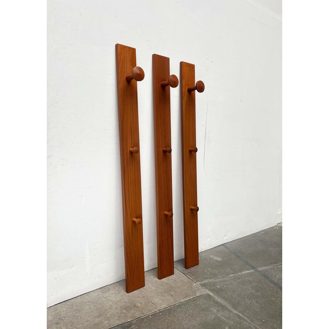 Brown Mid-Century Modern Danish Model No. 140 Teak Coat Rack by Aksel Kjersgaard for Odder Furniture, 1960s, Set of 3 For Sale - Image 8 of 18