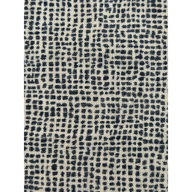 Traditional Mark Alexander Scatter Ocean 2 Yards Linen Fabric For Sale - Image 3 of 3