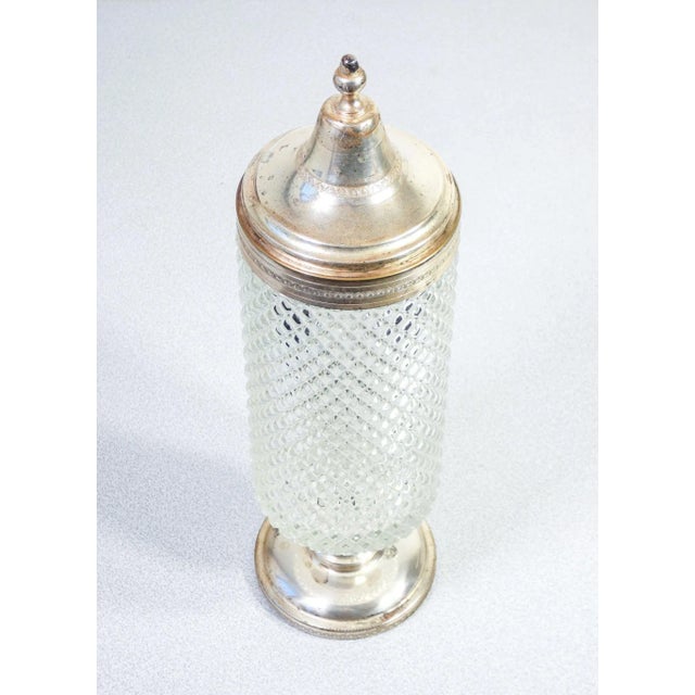 Bon bon port in silver and crystal plated metal. Period 40 years materials silver plated metal. Crystal dimensions Ø 11.3...