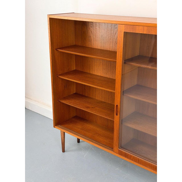 Wood Danish Teak Cabinet with Glass Doors by Carlo Jensen for Hundevad & Co, 1960s For Sale - Image 7 of 18