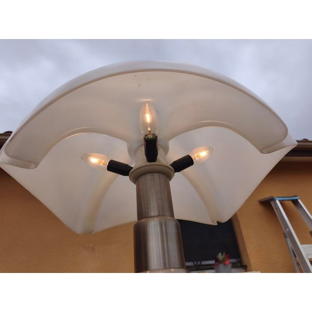 Martinelli Luce Large Pipistrello Lamp with Black Base by Gae Aulenti for Martinelli Luce, 1970 For Sale - Image 4 of 8
