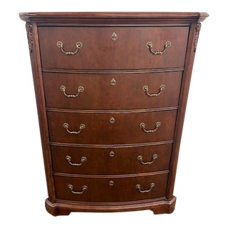 1990s Broyhill Five Drawer Dresser For Sale