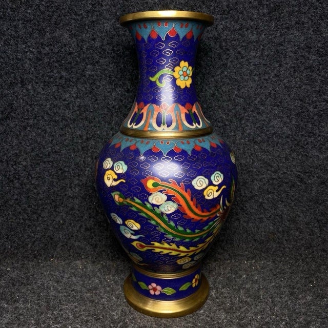 Late 19th Century Cloisonné Enamel Dragon and Phoenix Vase in Presentation Box For Sale In Los Angeles - Image 6 of 9