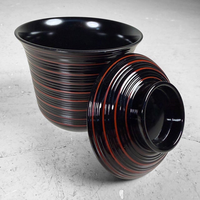 1970s Japanese Ko-Suimono-Wan Lacquer Soup Bowls with Lids, 1970s, Set of 5 For Sale - Image 5 of 11