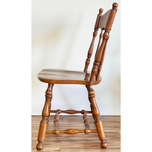 Late 20th Century Vintage Ethan Allen Carved Maple and Birch Colonial Arrowback Dining Chairs, Set of 4 For Sale - Image 5 of 10