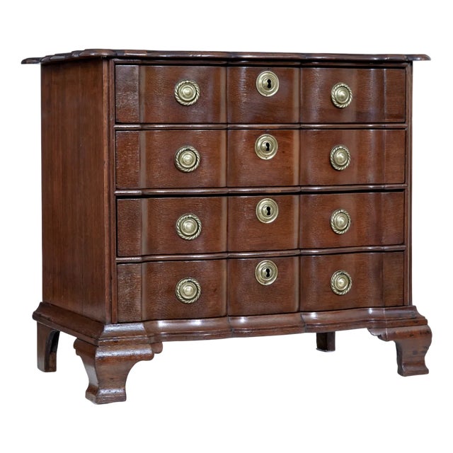 19th Century Shaped Front Oak Chest of Drawers, 1880 For Sale