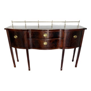 1970s Beautiful Thomasville Mahogany With Brass Accent and Pulls Sideboard/Buffet/Credenza For Sale