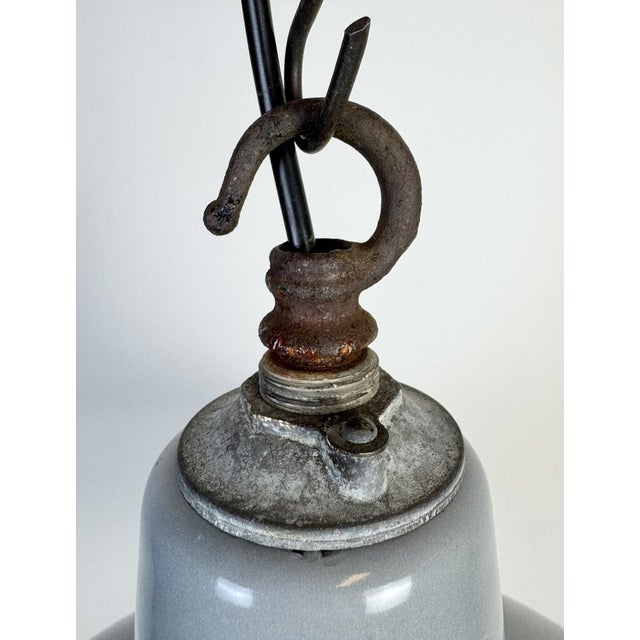 Industrial British Grey Enamel Factory Pendant Lamp from Benjamin Electric Manufacturing Company, 1960s For Sale - Image 9 of 18