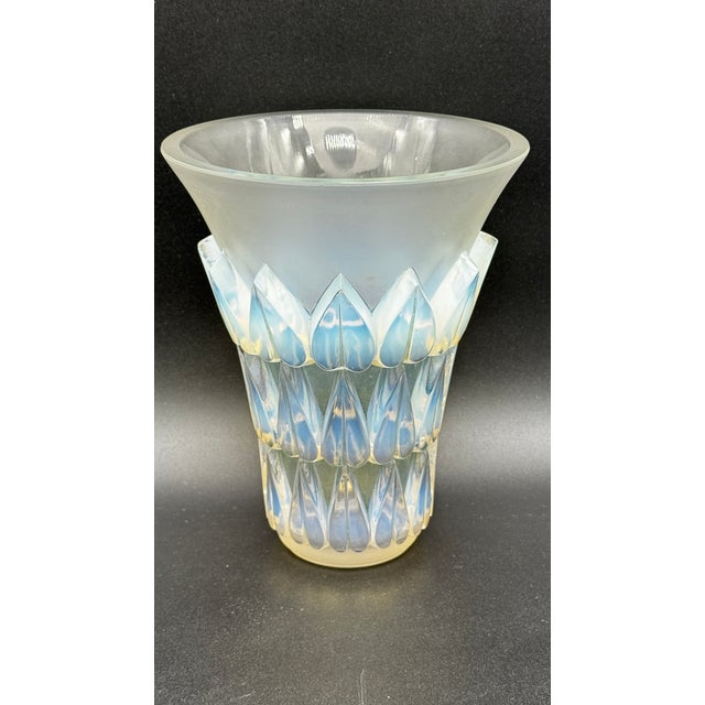 Leaf Vase by René Lalique for Lalique, 1932, in Flawless conditions. Designed 1920 to 1949 This piece has an attribution...
