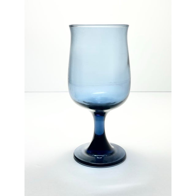 Libbey Glass Co. 1980s Libbey “Connoisseur (Dusky Blue, Tulip)” Set of 7 Wine Glasses For Sale - Image 4 of 5