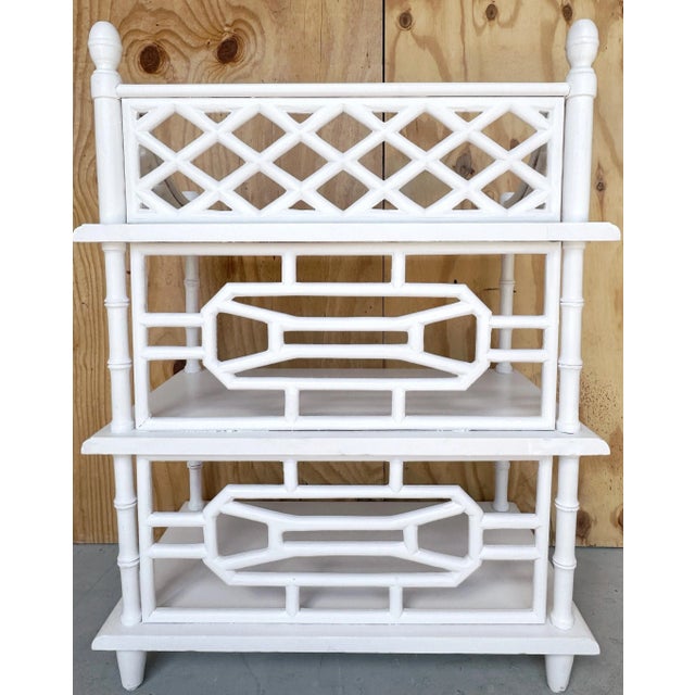 Hollywood Regency White Lacquered Diminutive Three-Tier Pagoda Etagere /Shelf For Sale - Image 6 of 8