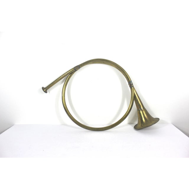 Width: 20 inches Height: 12 inches Depth: 4.5 inches About this item Beautiful, large, round vintage brass horn. Makes a...