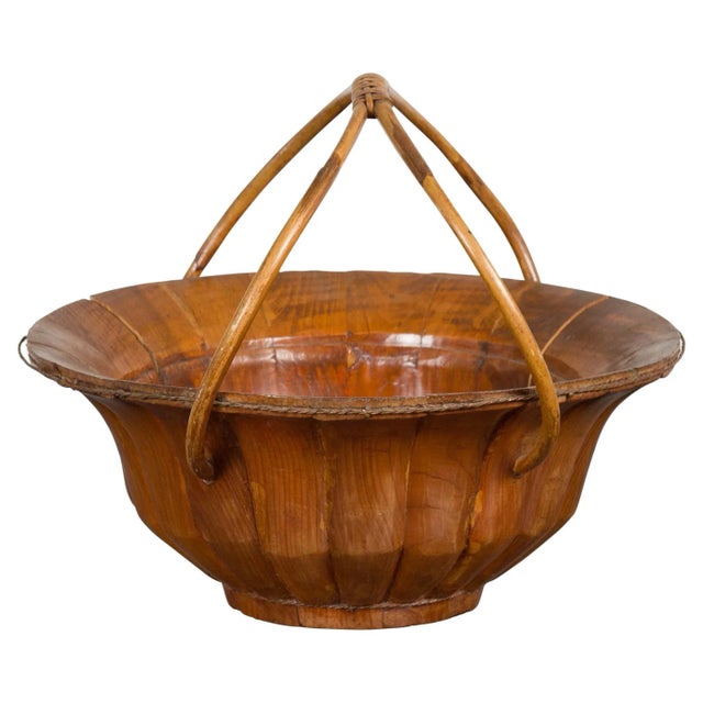 Chinese Late Qing Dynasty 1900s Varnished Bamboo Basket with Large Handles For Sale - Image 12 of 12