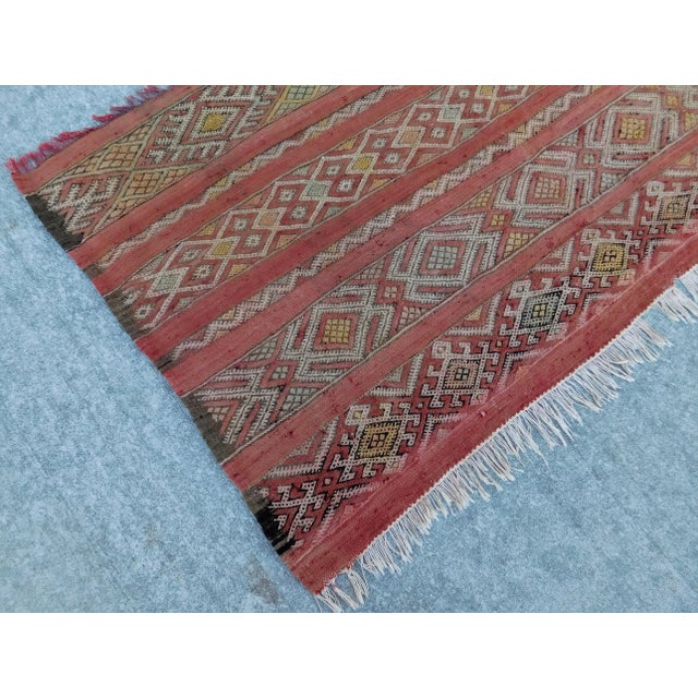 Blush 1960s Vintage Mid-Century Flatwoven Moroccan Kilim Rug 3'x 5'10" For Sale - Image 8 of 13
