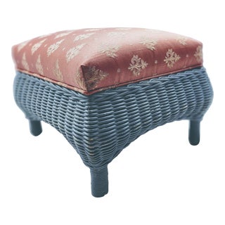 1970s Vintage Gray/Blue Wicker Footstool with Salmon Upholstery For Sale