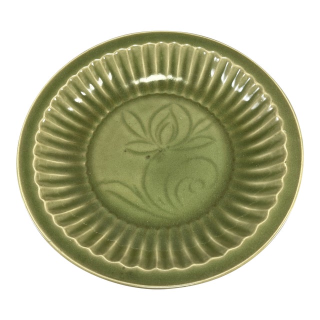 China Vintage Longquan Celadon Carved‑Flower Ribbed Plate For Sale