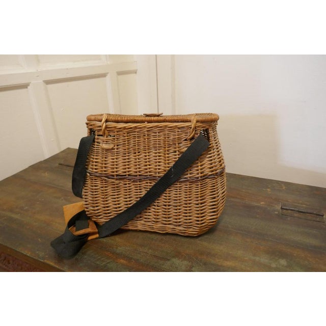 1900 - 1909 Vintage Victorian Oval Wicker Fishing Creel, 1900 For Sale - Image 5 of 7