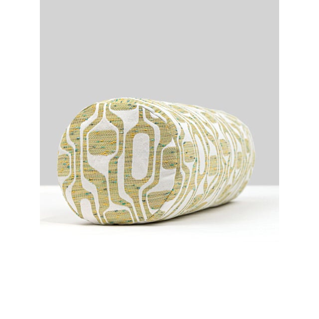 This happy and chic cotton blend takes inspiration from iconic 60s style. Offered in 6 mod-like hues, Telly makes a...