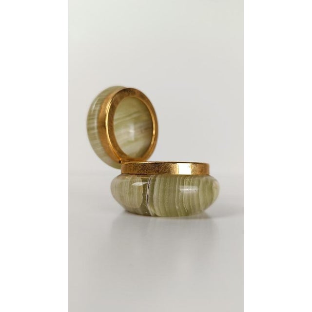 Mid-Century Modern Pill Boxes in Green Onyx Marble and Gilt Metal, 1970s, Set of 2 For Sale - Image 17 of 18