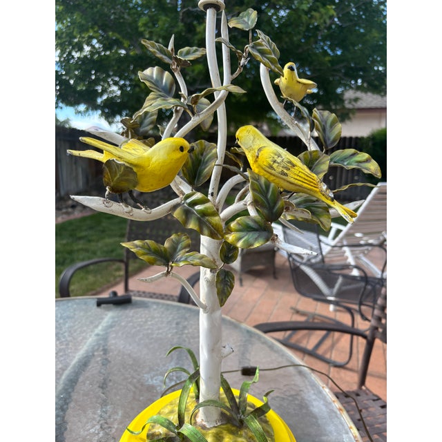 italydesign 1950's Italian Tole Lamps With Green Leaves and Yellow Birds- A Pair For Sale - Image 4 of 7