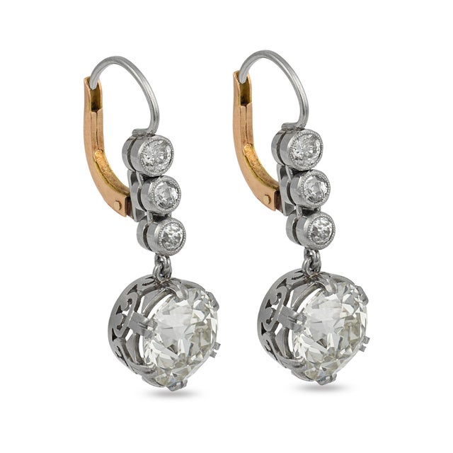 Traditional Edwardian Gia 5.67 Carat Old Mine Cut Diamond Platinum Drop Earrings For Sale - Image 3 of 6
