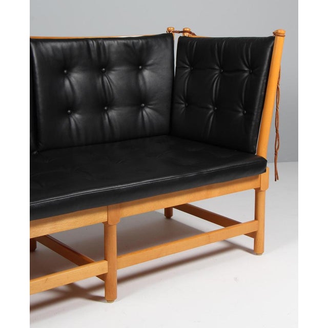 Fritz Hansen Two-Seat Sofa in Beech and Leather by Børge Mogensen for Fritz Hansen For Sale - Image 4 of 8