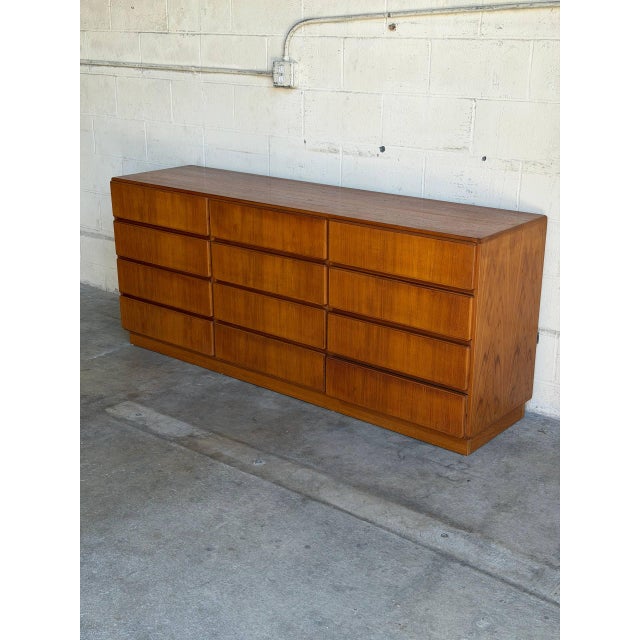 Mid-Century Modern Komfort 12 Drawer Teak Lowboy Dresser Bedroom Storage Denmark Mid-Century Modern 1970s For Sale - Image 3 of 10