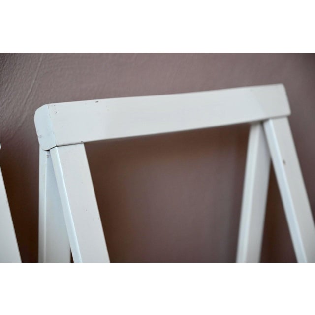 Italian Folding Chairs in White Lacquered, 1960s, Set of 2 For Sale - Image 11 of 15