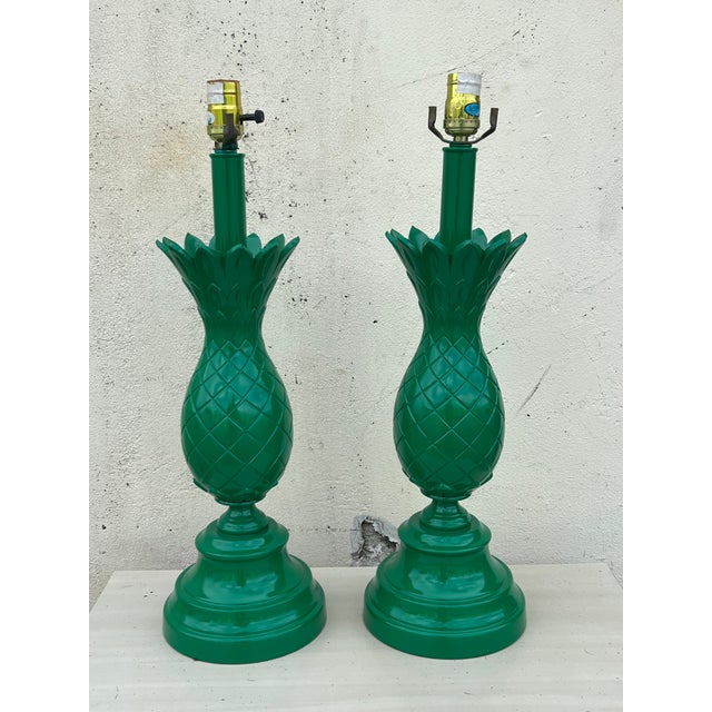 Vintage Metal Pineapple Green Lacquered Table Lamp - Pair For Sale In Miami - Image 6 of 7