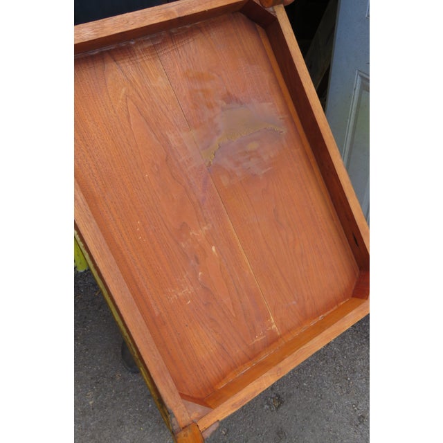 French Hollywood Regency Carved Two Tiers Side End Lamp Tables a Pair For Sale - Image 11 of 12