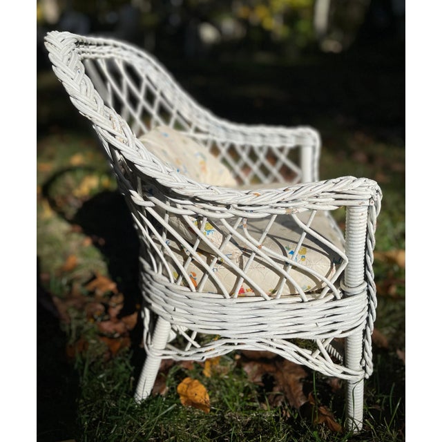 American Early 20th Century Antique White Wicker Bar Harbor Child's Chair With ABCs Cushion For Sale - Image 3 of 8