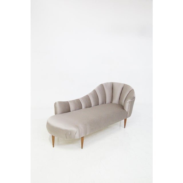 Mid-Century Grey Silk Satin Dormeuse attributed to Gio Ponti, 1950s For Sale - Image 15 of 15