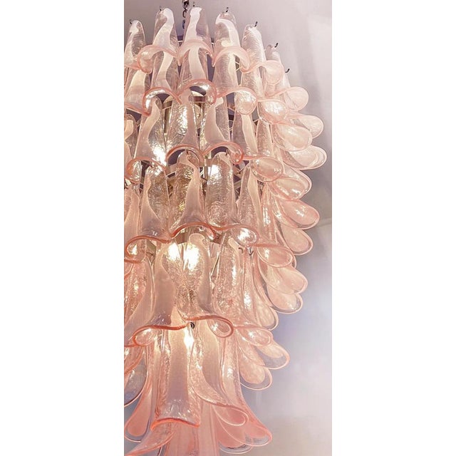 Large Italian Murano Glass Spiral Chandelier with 83 Pink Glass Petals, 1990s For Sale - Image 6 of 12