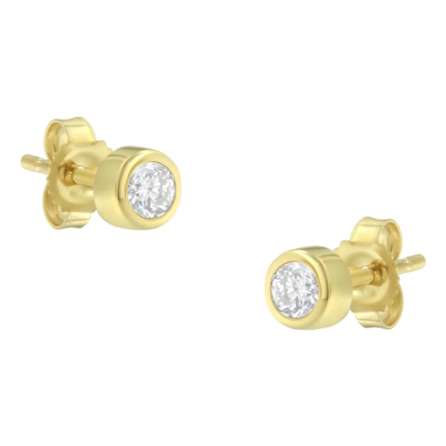 10K Yellow Gold 1/5 Cttw Round Brilliant-Cut Near Colorless Diamond Bezel-Set Stud Earrings (H-I Color, I1-I2 Clarity) For Sale