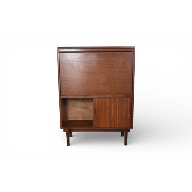 Mid-Century Modern Mid 20th Century Beaver + Tapley Narrow Cocktail Bar in Mahogany #2 For Sale - Image 3 of 9