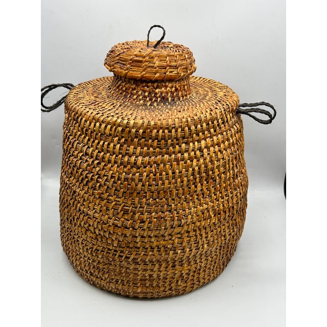 Apache Tus Pitch-Coated Lidded Basket With Horsehair Handles, C. 1940–1950 For Sale - Image 17 of 18