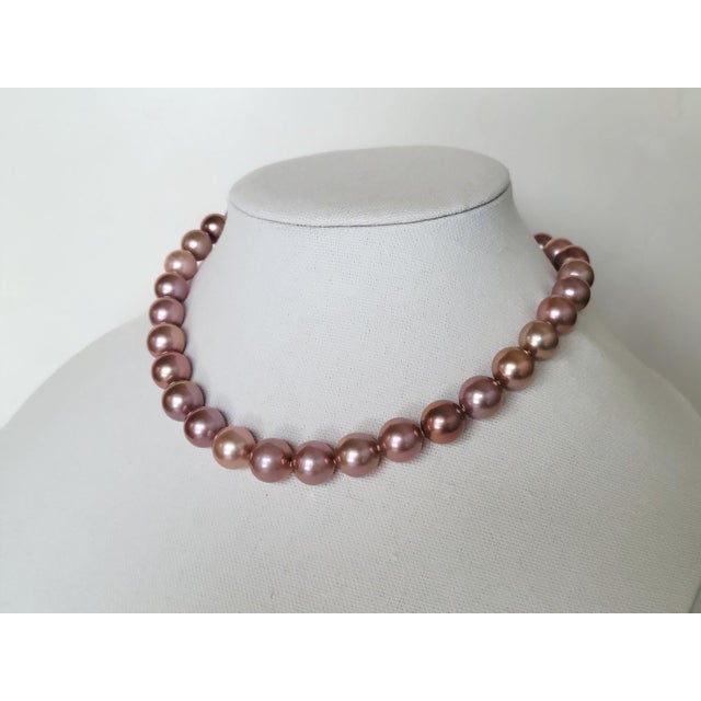 Pink Natural Freshwater Edison Dark Pink Pearl Necklace With 14k Gold Clasp For Sale - Image 8 of 15