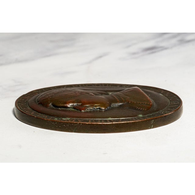 Rare 1950 the Mudlark Irene Dunne Queen Victoria Solid Bronze Movie Plaque Paperweight, 20th Century Fox Memorabilia For Sale - Image 9 of 10