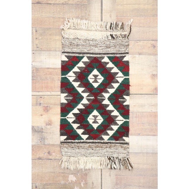 Beige Vintage Persian Shiraz Kilim Rug - 01'07 X 02'11 For Sale - Image 8 of 9