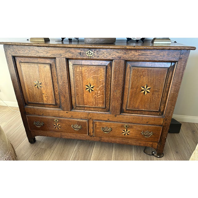English Early 18th Century English Walnut Wedding Coffer W/ Inlay For Sale - Image 3 of 3