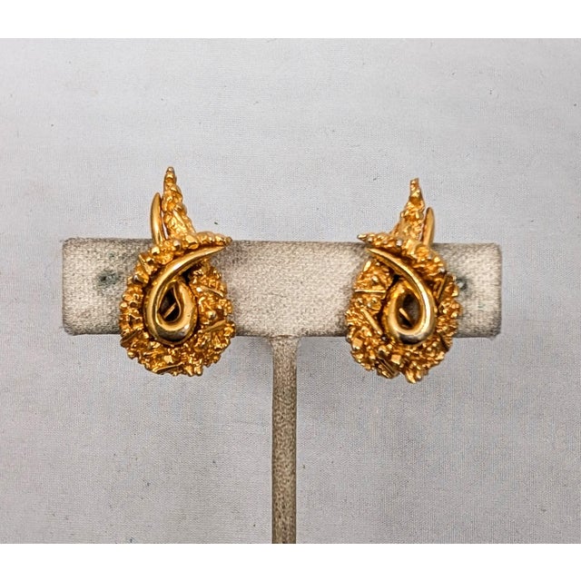 1960s Vintage 1960s Signed Boucher Modernist Goldtone Loop Clip Earrings-2 Pieces For Sale - Image 5 of 8