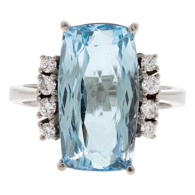 18k White Gold Aquamarine and Diamond Ring Vintage For Sale