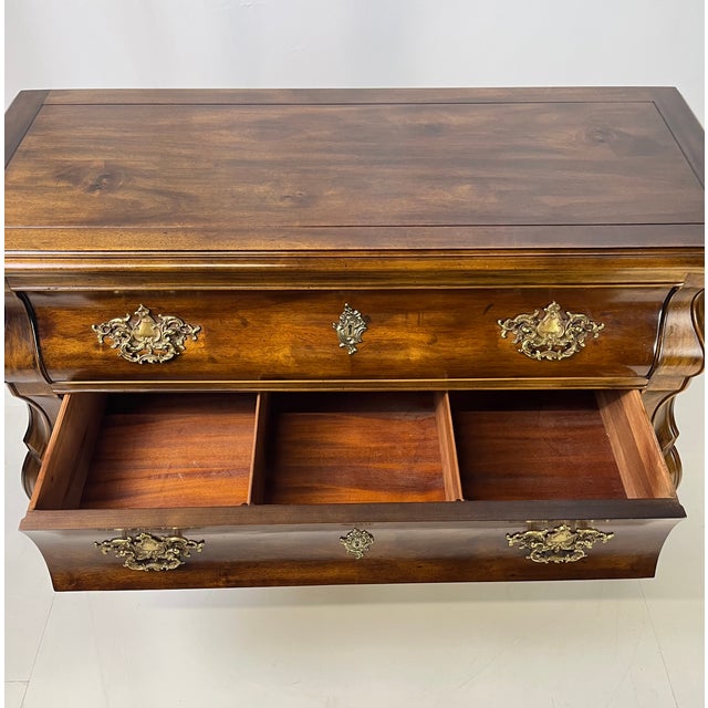 Late 20th Century Henredon Viennese/French Provincial Bombe Chest or Commode For Sale - Image 11 of 17