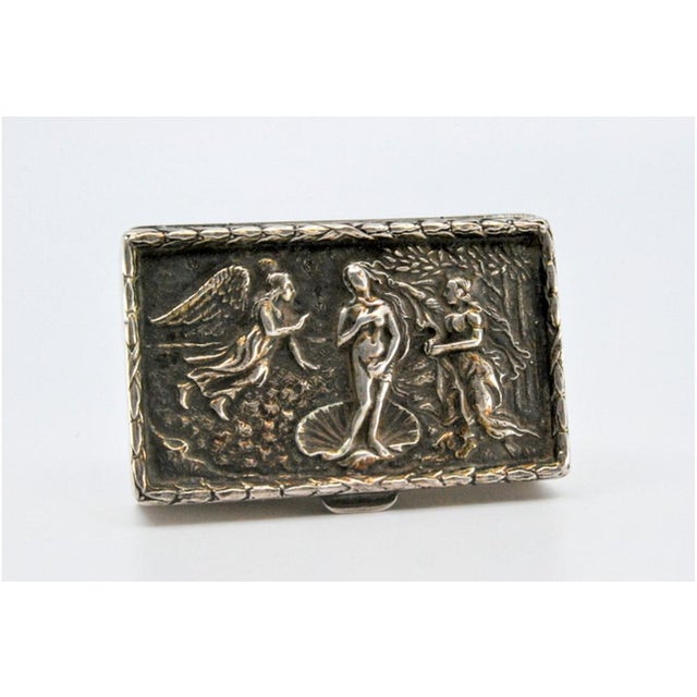 Snuff Box in Embossed Silver For Sale - Image 5 of 8