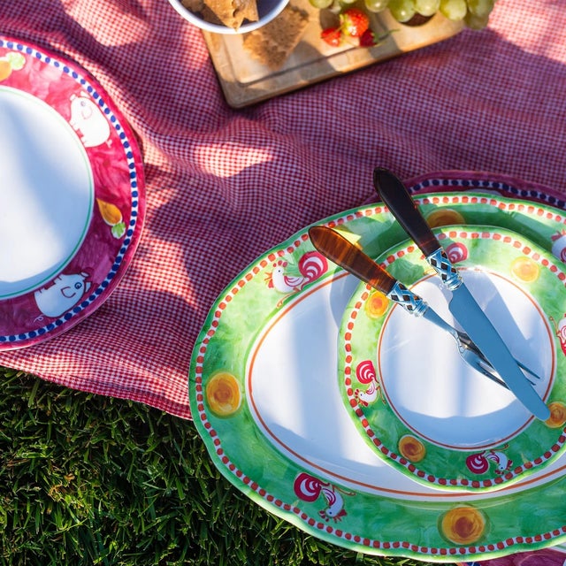 The Melamine Campagna Gallina Oval Platter features happy-looking hand painted Rooster playing in a field, and its durable...