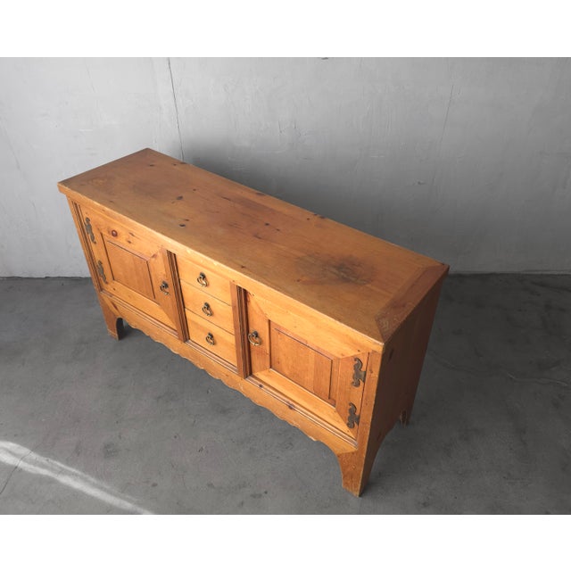 1950s 1950s Rustic Craftsman Pine Buffet For Sale - Image 5 of 9