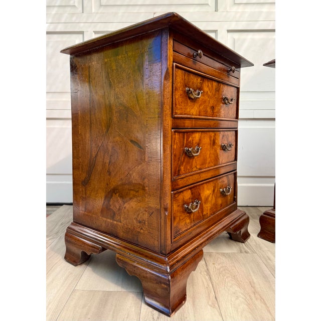 Pair of Mid-Century Georgian Revival Burr Walnut Bachelor's Chests Nightstands For Sale - Image 9 of 18