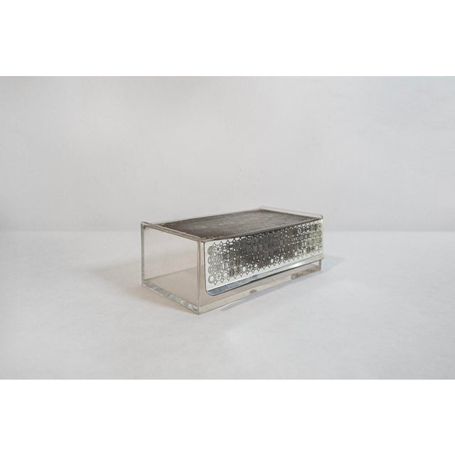 acrylic glass box with silver-plated lid. Art Deco style Manufacturer: WMF (Württembergische Metallwarenfabrik) 1950s This...
